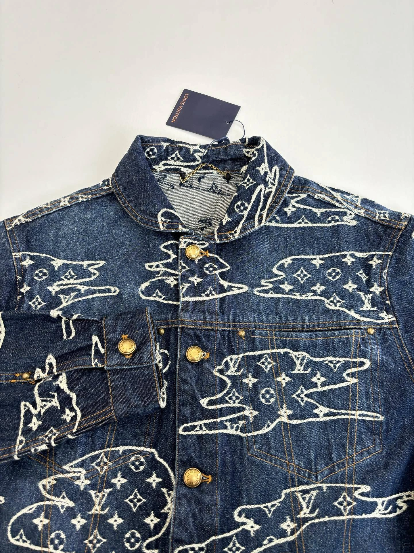 wg.luxury- 8V item:E-F000I0114